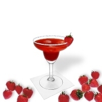Strawberry Margarita serviert im Margaritaglas