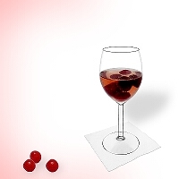 Kirschenbowle im Rotwein Glas.