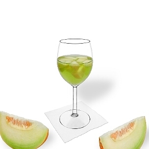 Melonen Bowle im Weinglas, die übliche Art diesen leckeren Party-Drink zu servieren.