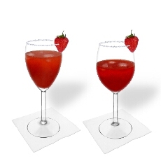 Erdbeer Margarita im Weiß- und Rotweinglas